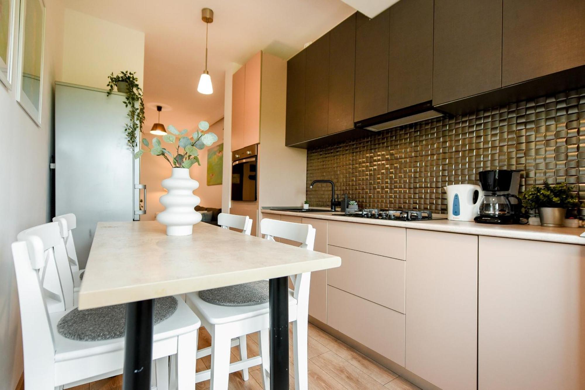 Long Heaven - Comfortable & Spacious In Baneasa דירה *