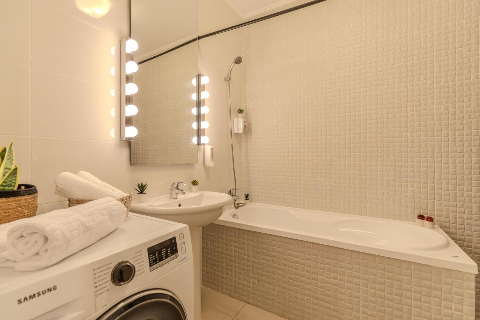 Long Heaven - Comfortable & Spacious In Baneasa
