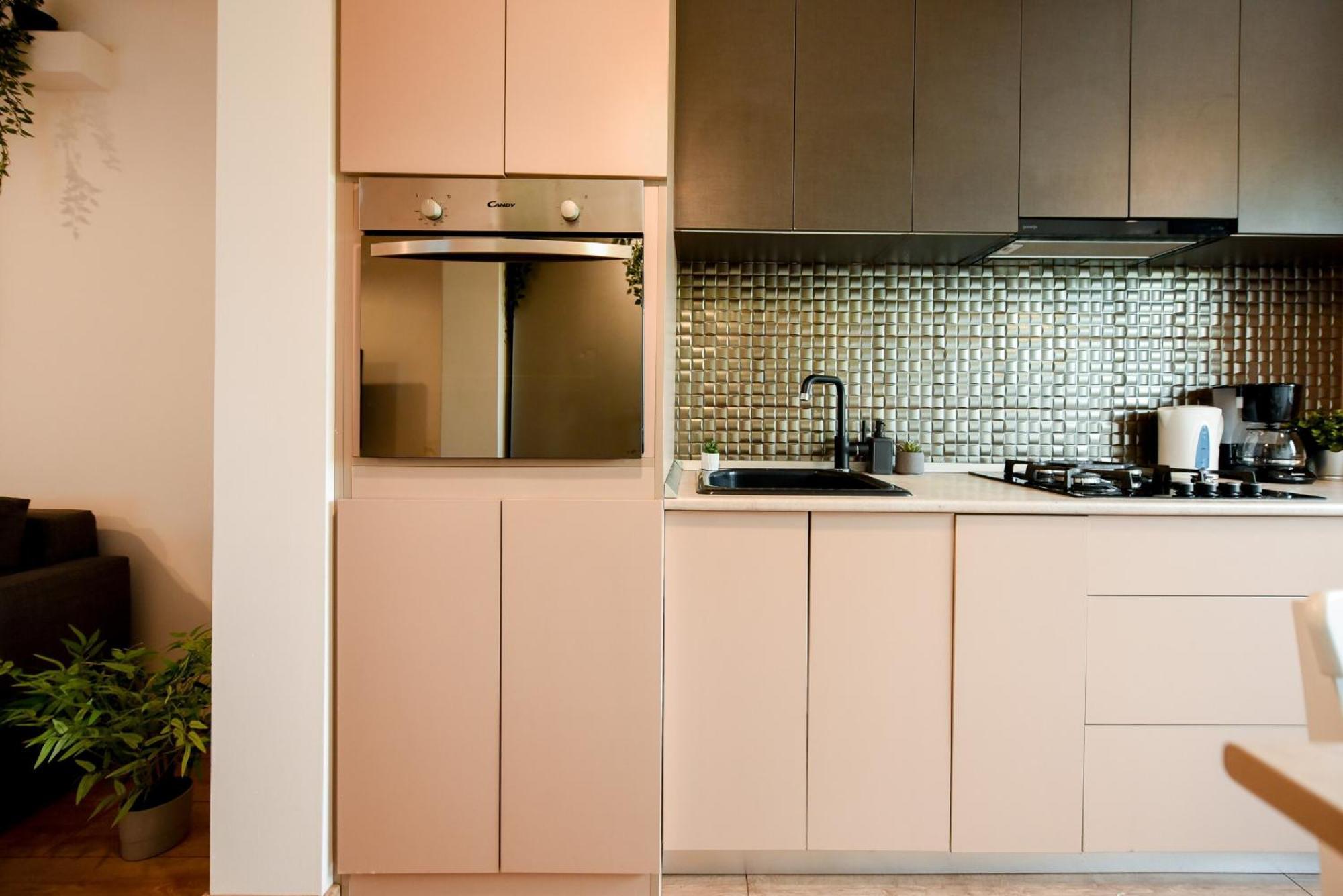 Long Heaven - Comfortable & Spacious In Baneasa *