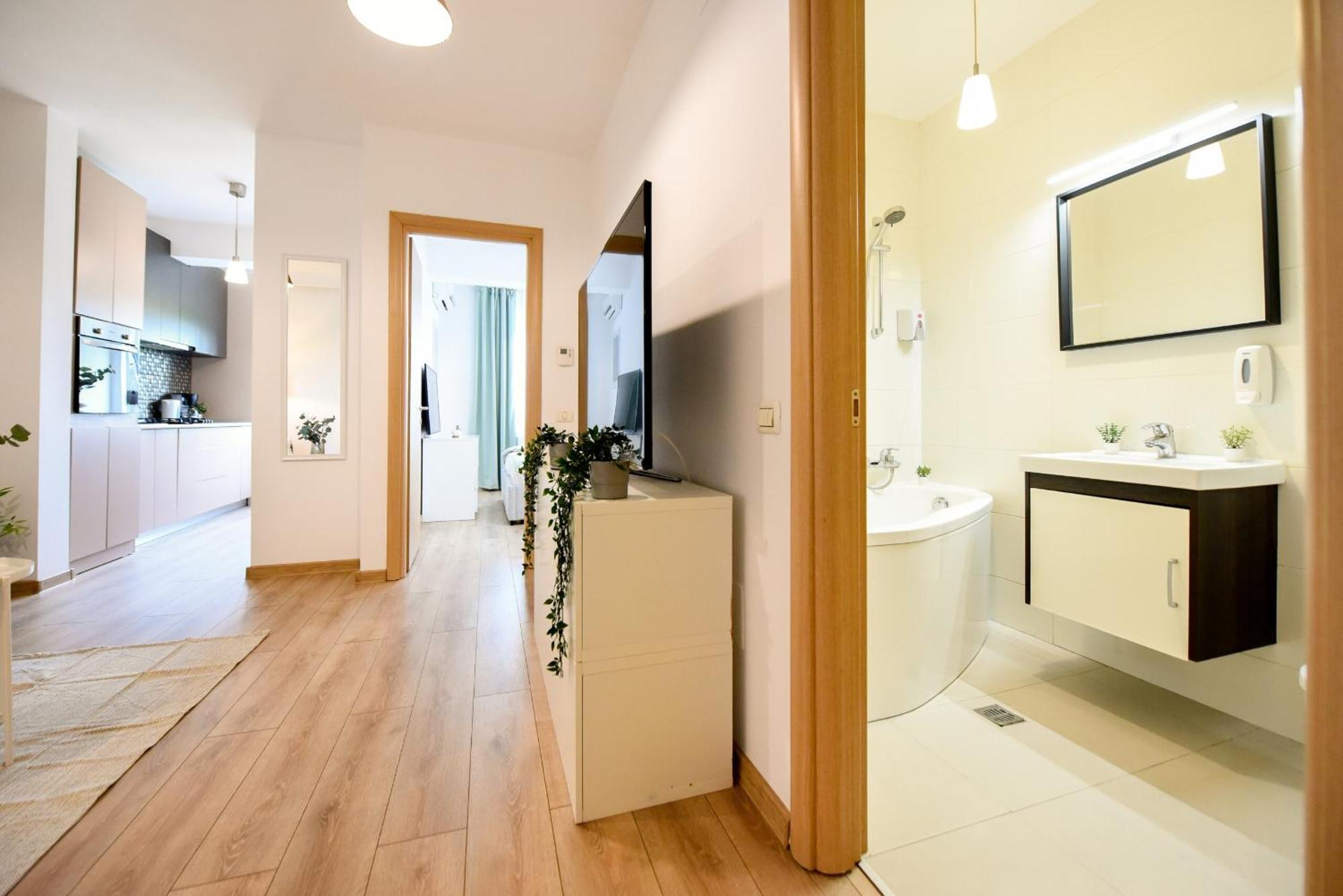 Long Heaven - Comfortable & Spacious In Baneasa דירה