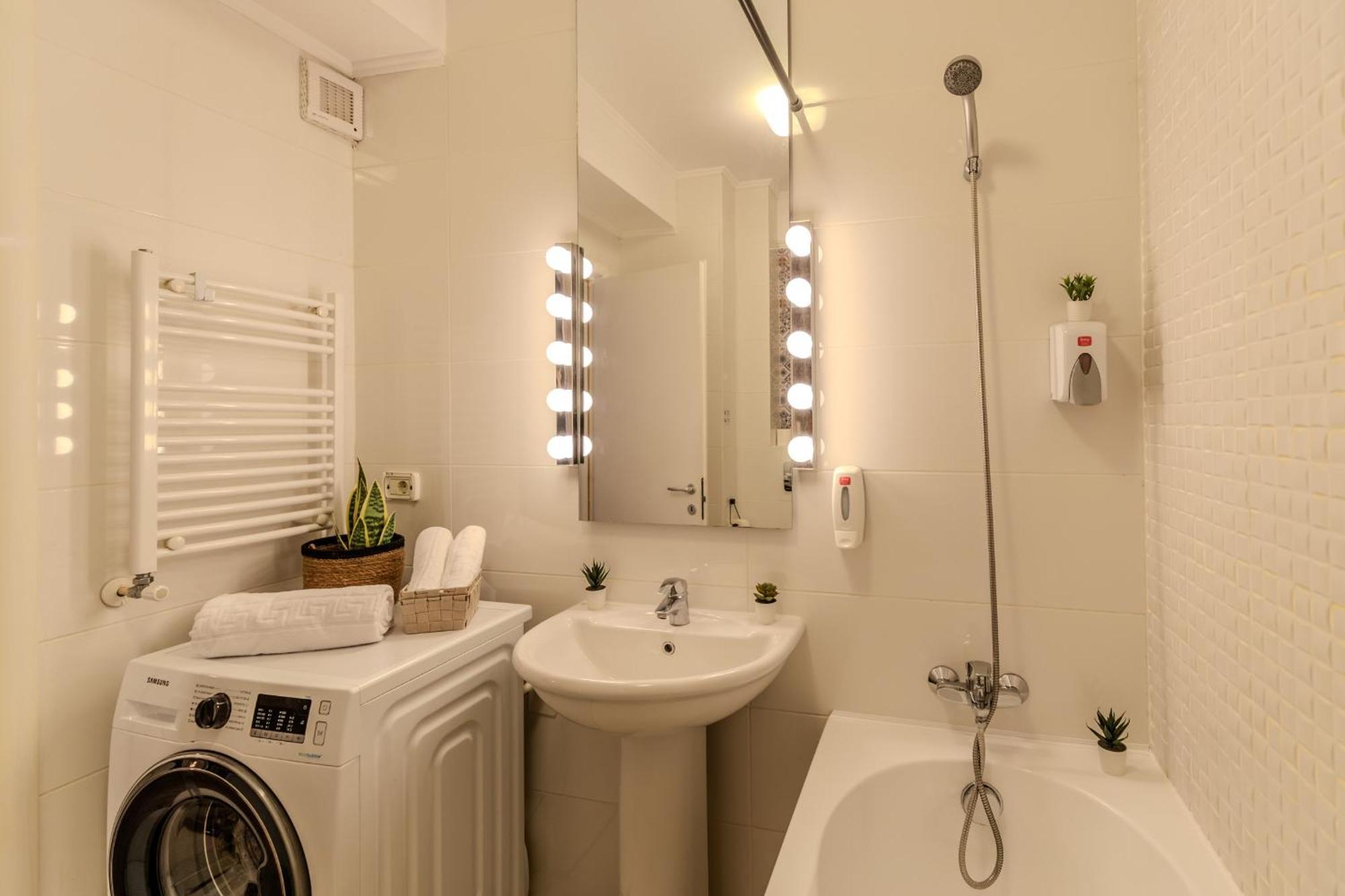 Long Heaven - Comfortable & Spacious In Baneasa דירה *